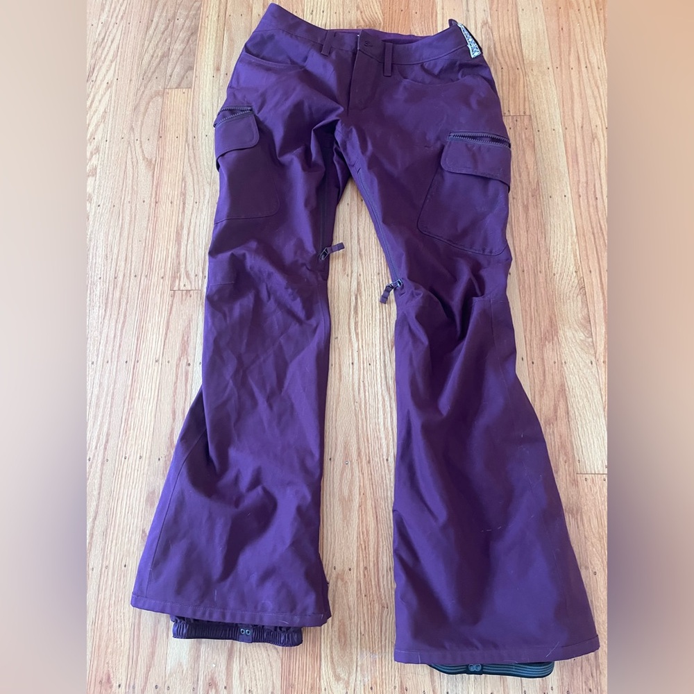 Burton Maroon ski pants size medium.